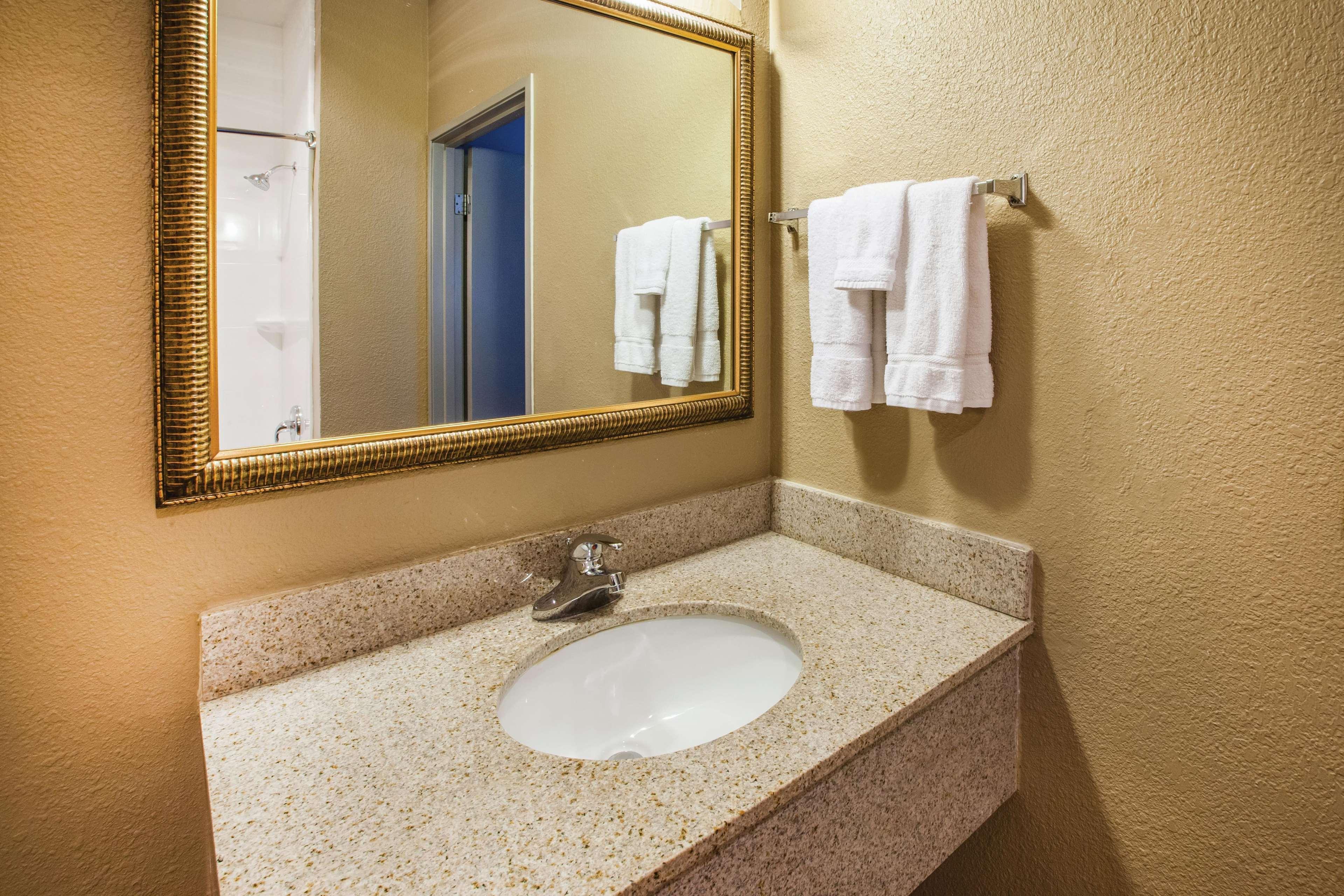 La Quinta Inn By Wyndham Indianapolis North Εξωτερικό φωτογραφία